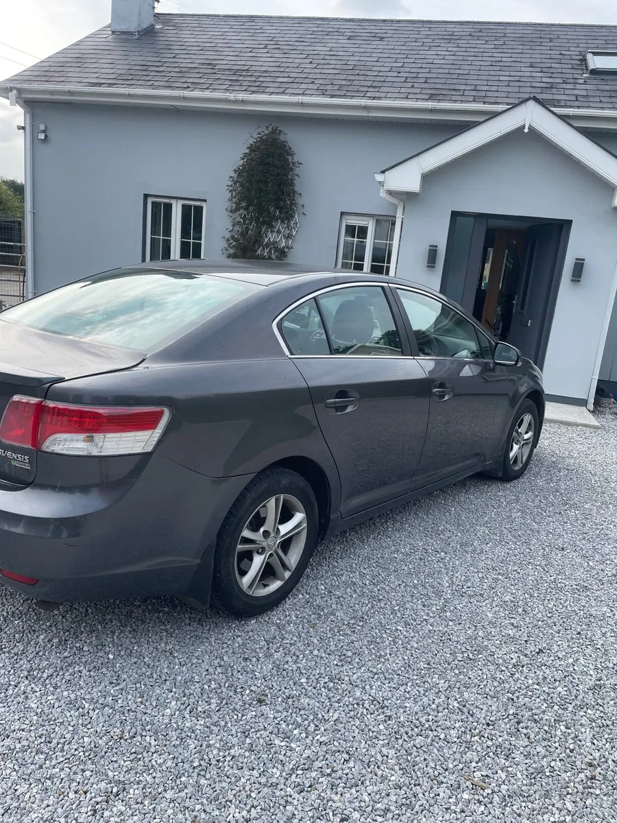 Toyota Avensis 2011 - Image 3