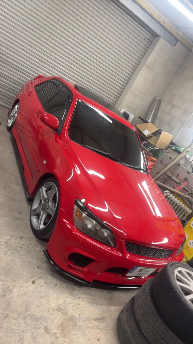 Lexus is200 - Image 1