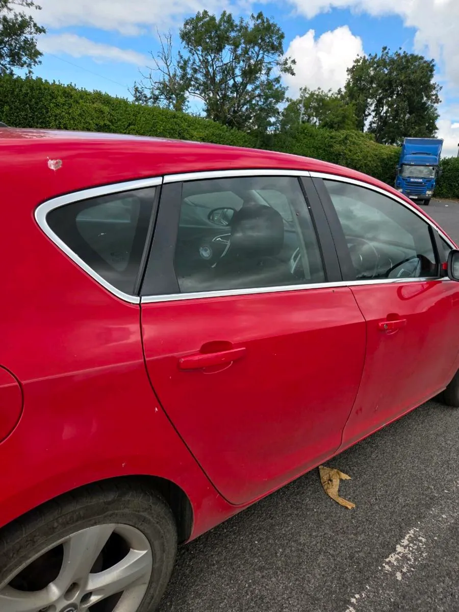 OPEL Astra for parts/repair - Image 3