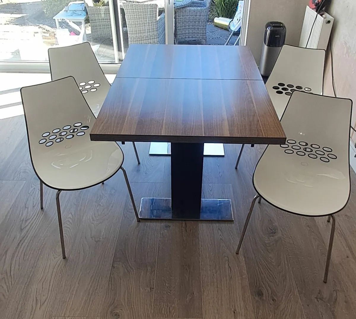 Kitchen Table and Chairs - Image 1