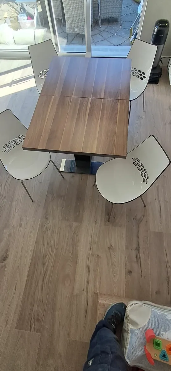Kitchen Table and Chairs - Image 2