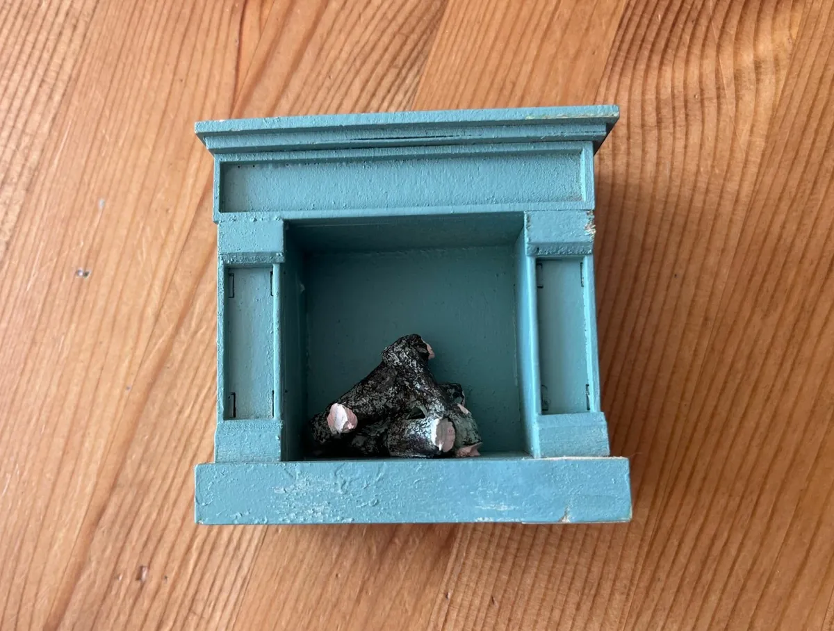 Fireplace for Maileg Mice - Image 2