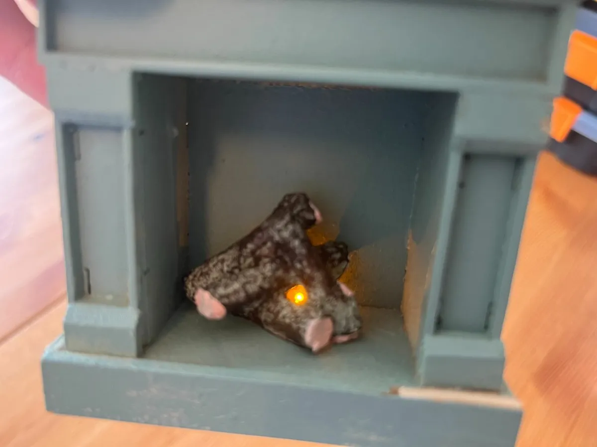 Fireplace for Maileg Mice - Image 4