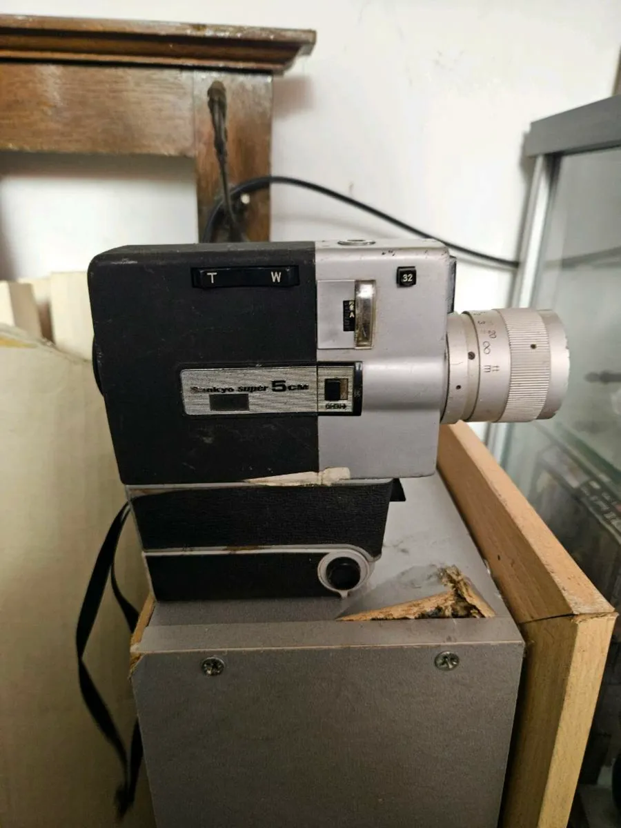 Vintage Sankyo Camera - Image 4