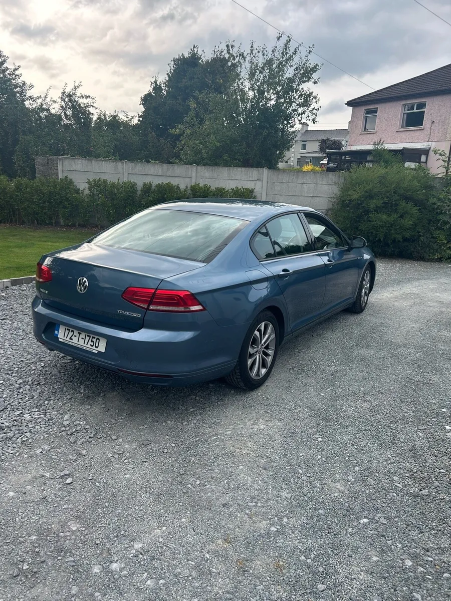 Volkswagen Passat - Image 3