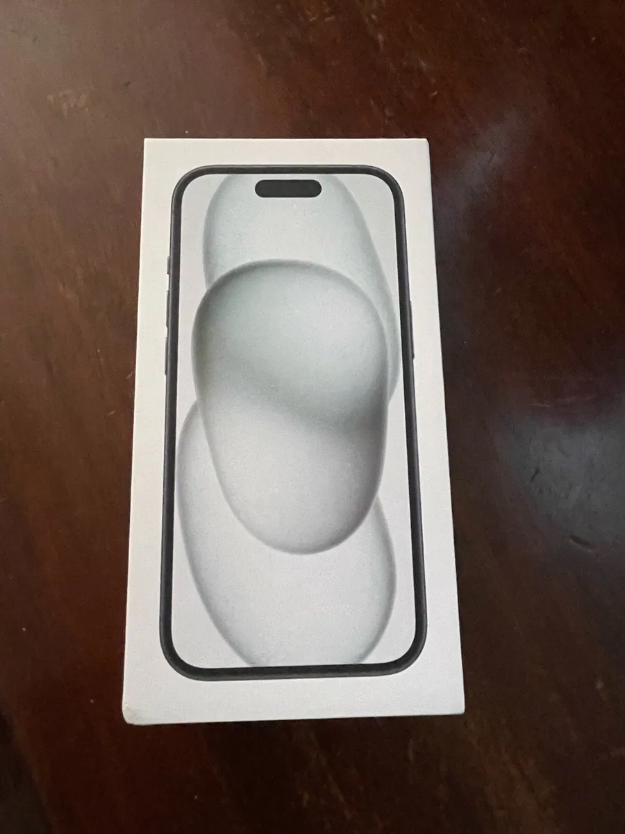 iPhone 15 - Image 1