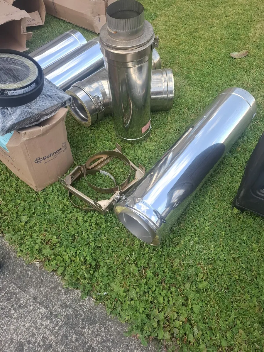 Solid stove and flu pipes - Image 2