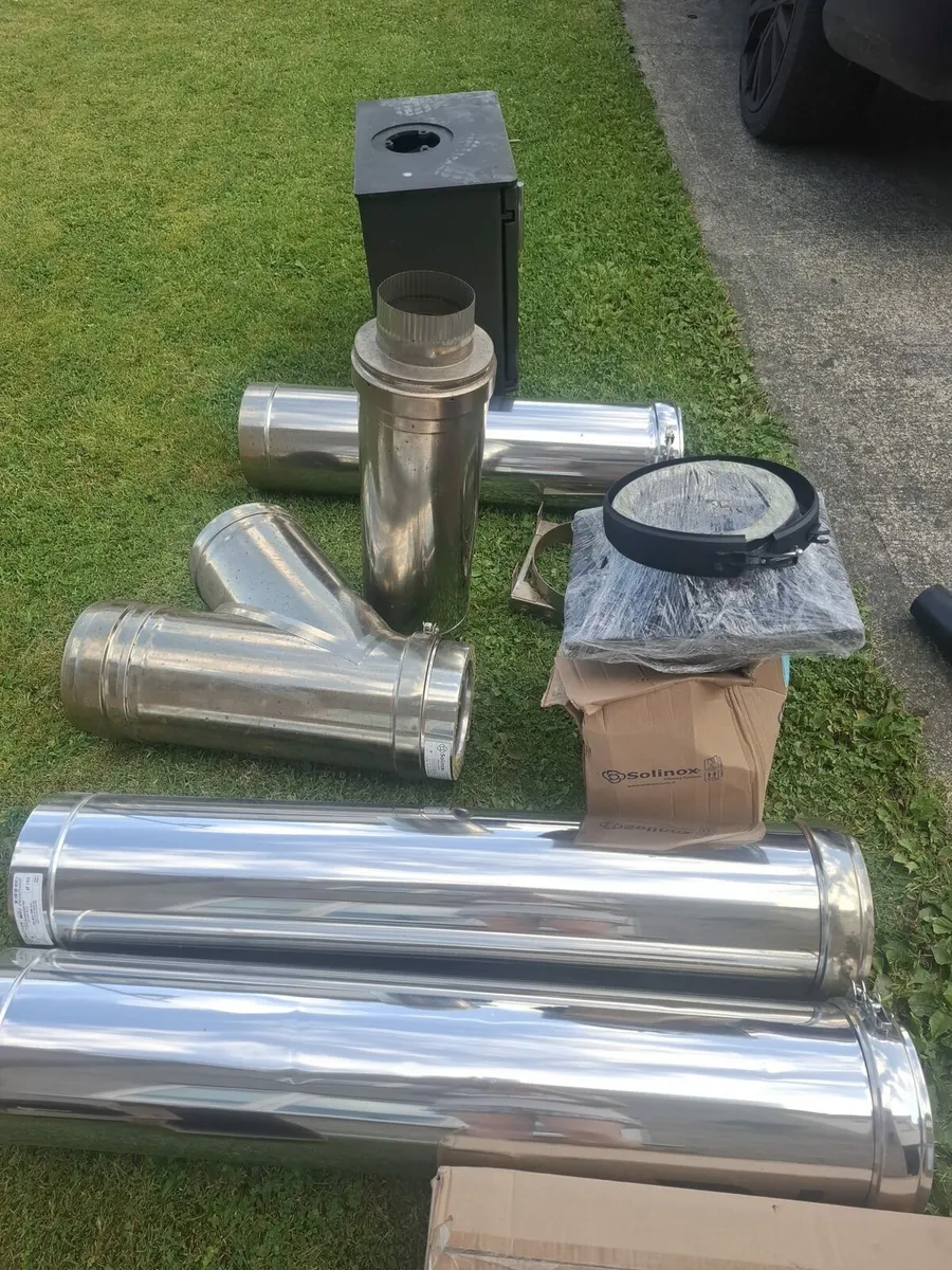 Solid stove and flu pipes - Image 3