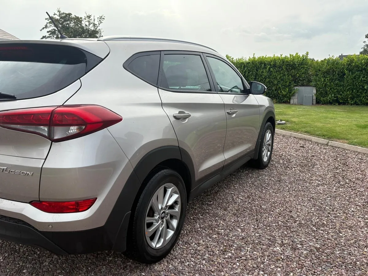 Car - Image 3
