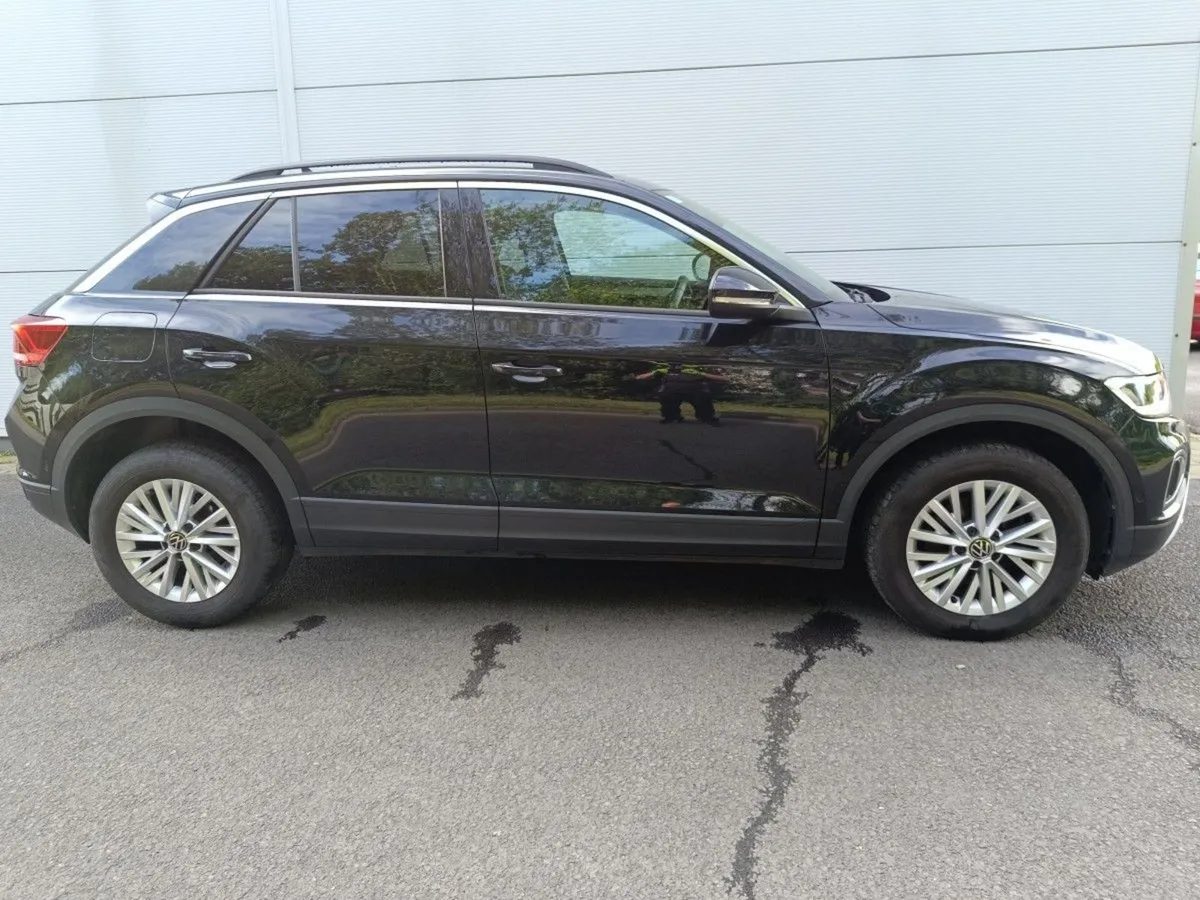 Volkswagen T-Roc 2.0 TDI 116HP Life Rear Camera H - Image 2