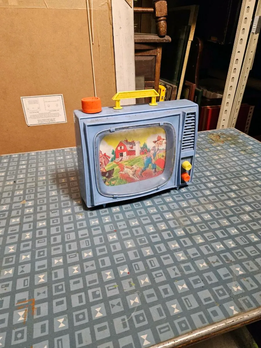 Vintage Ohio Art Childs Toy Television - Image 1