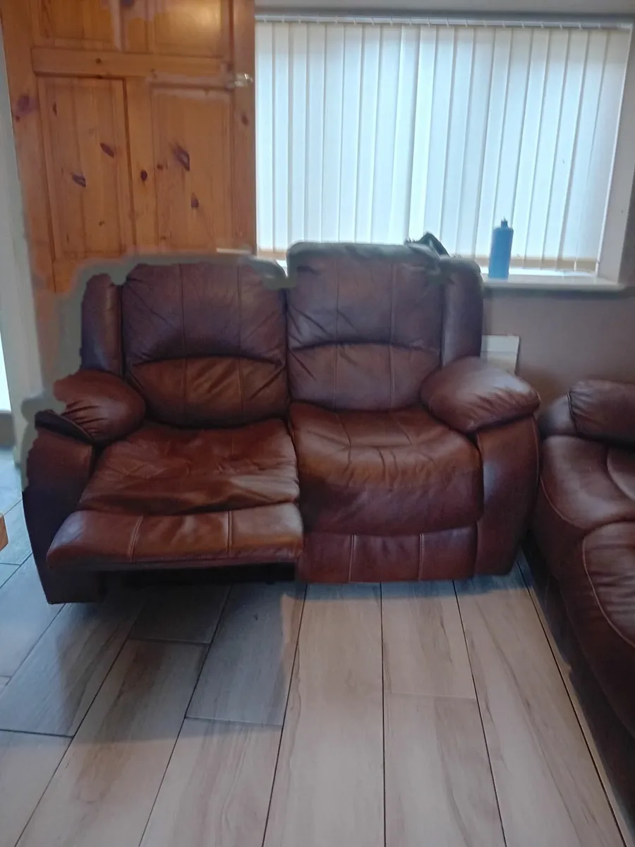 2 reclining sofas 180 euros - Image 1