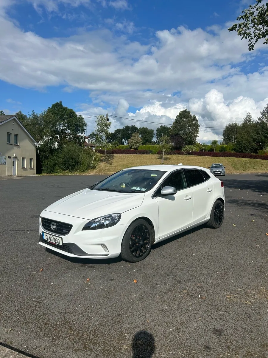 Volvo v40 - Image 3