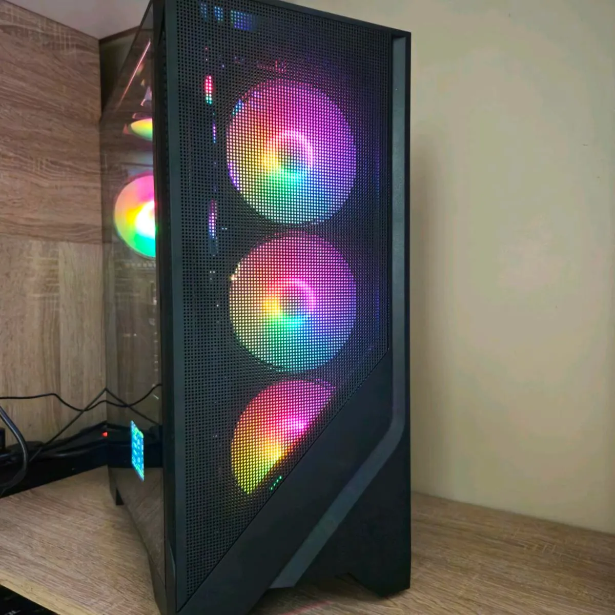 Brand new gaming pc+monitor 1 year warranty - Image 2