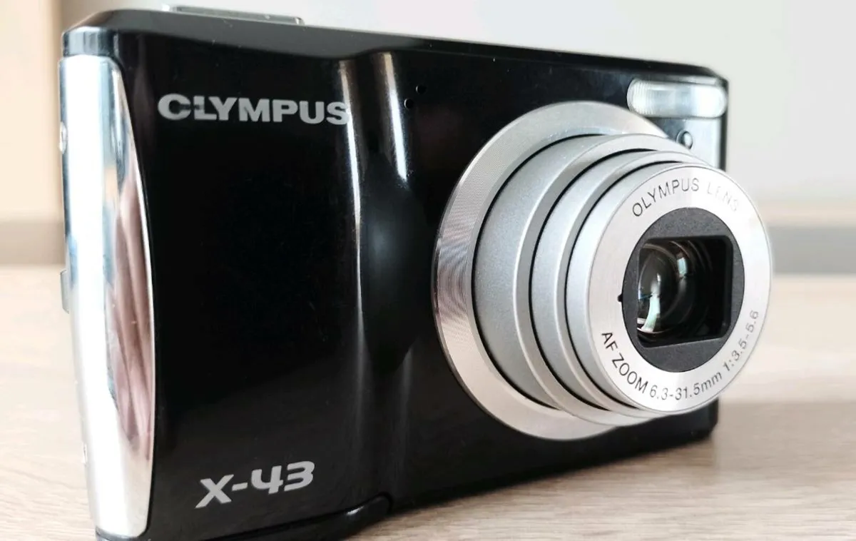 Olympus x 43 Digital Camera - Image 3