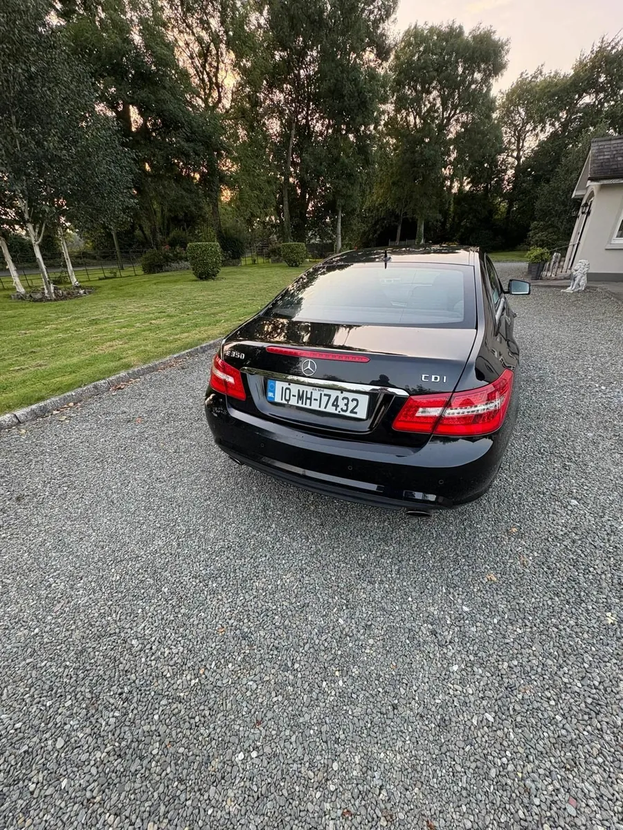 Mercedes-Benz E-Class 2010 - Image 3