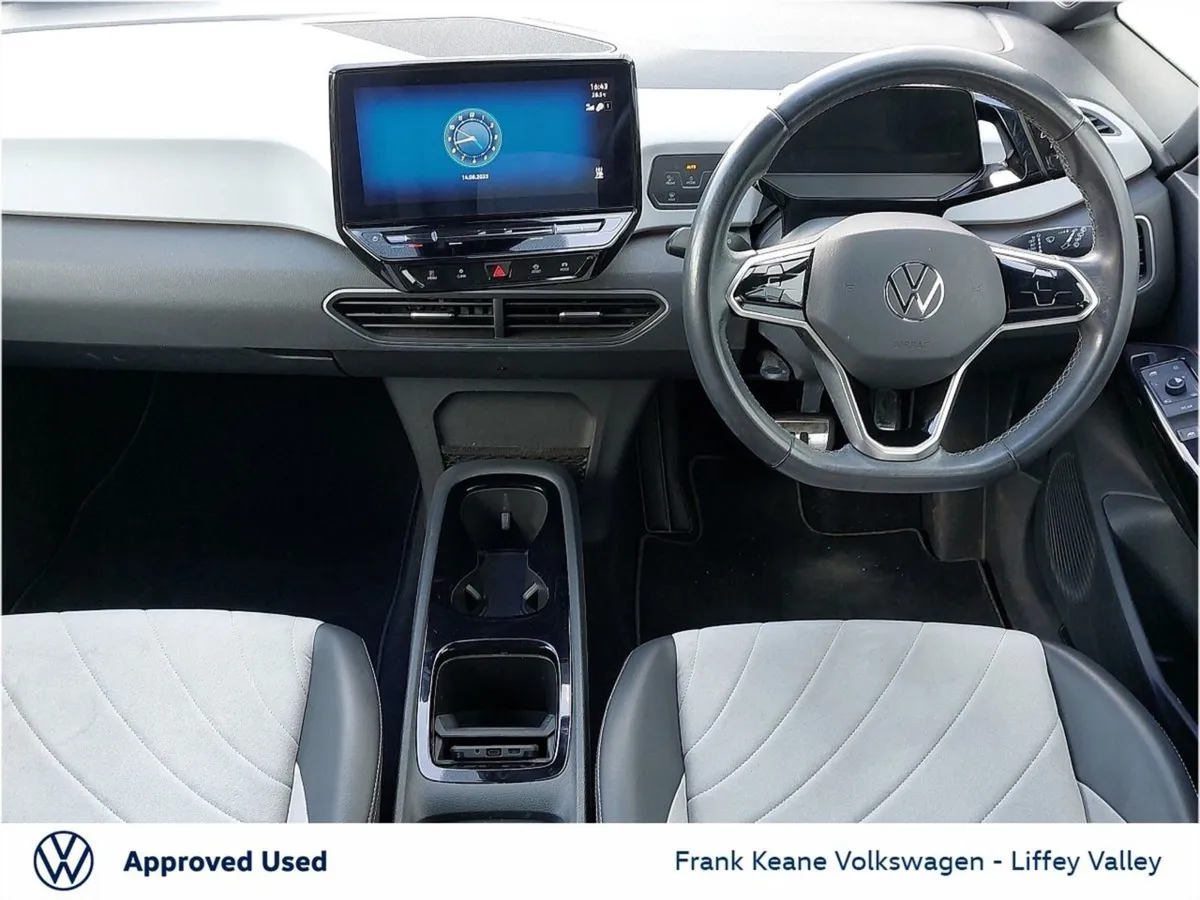 Volkswagen ID.3 58kwh Family 145HP  panoramic Gla - Image 2