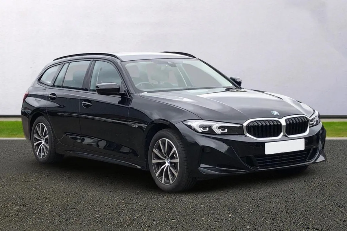 222 Bmw 330e Sport Touring New Model - Image 1