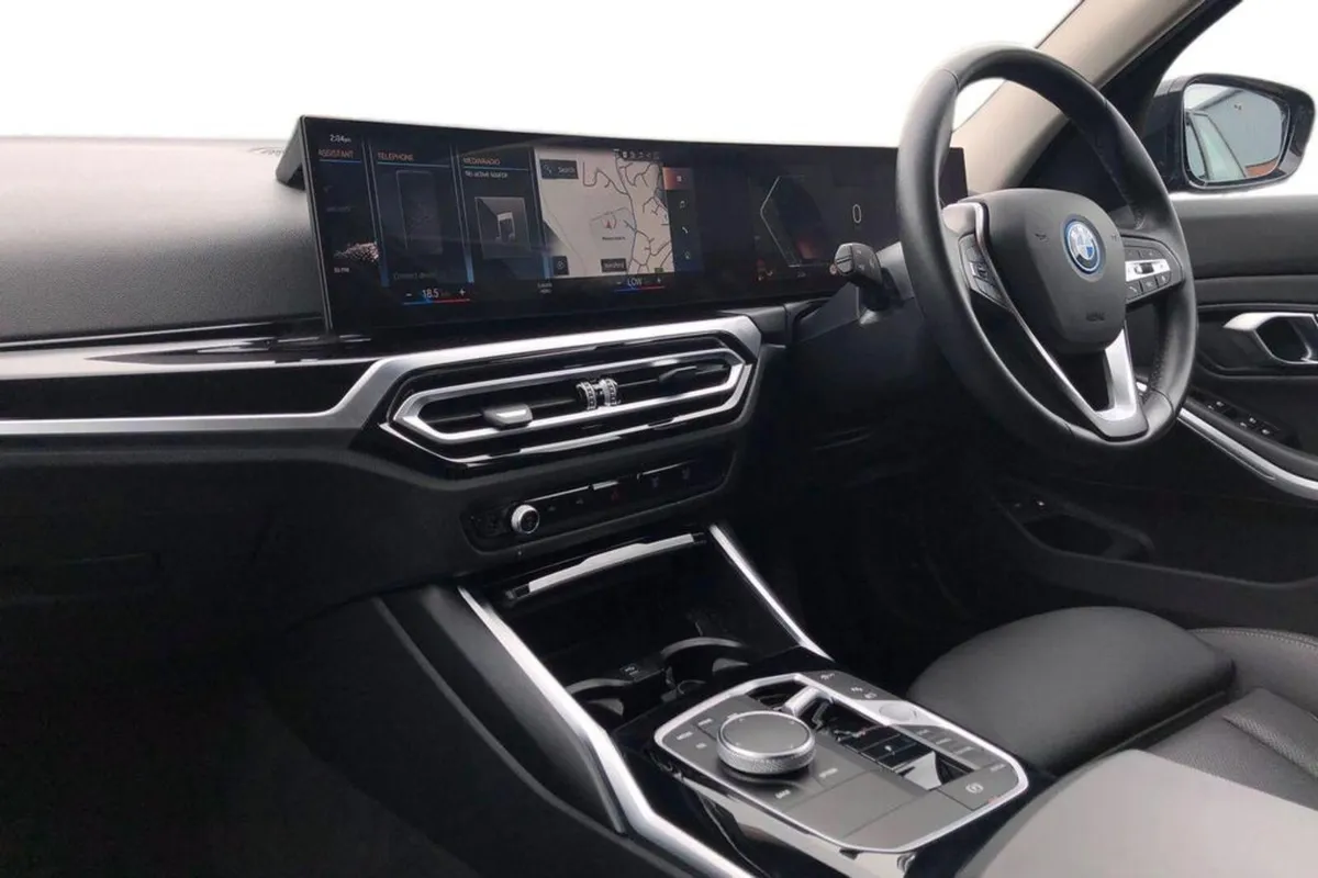 222 Bmw 330e Sport Touring New Model - Image 4