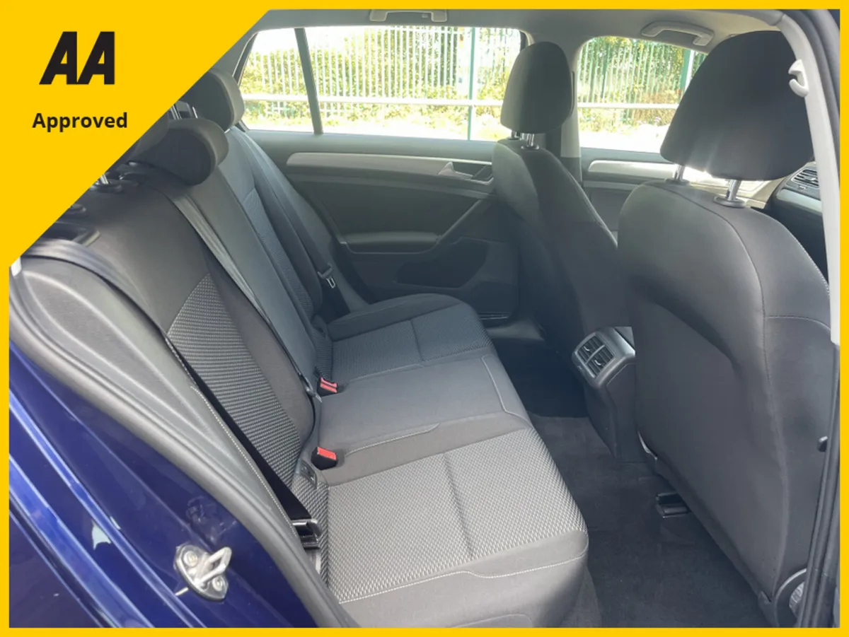 Volkswagen Golf S TDI BLUEMOTION TECHNOLOGY - Image 2