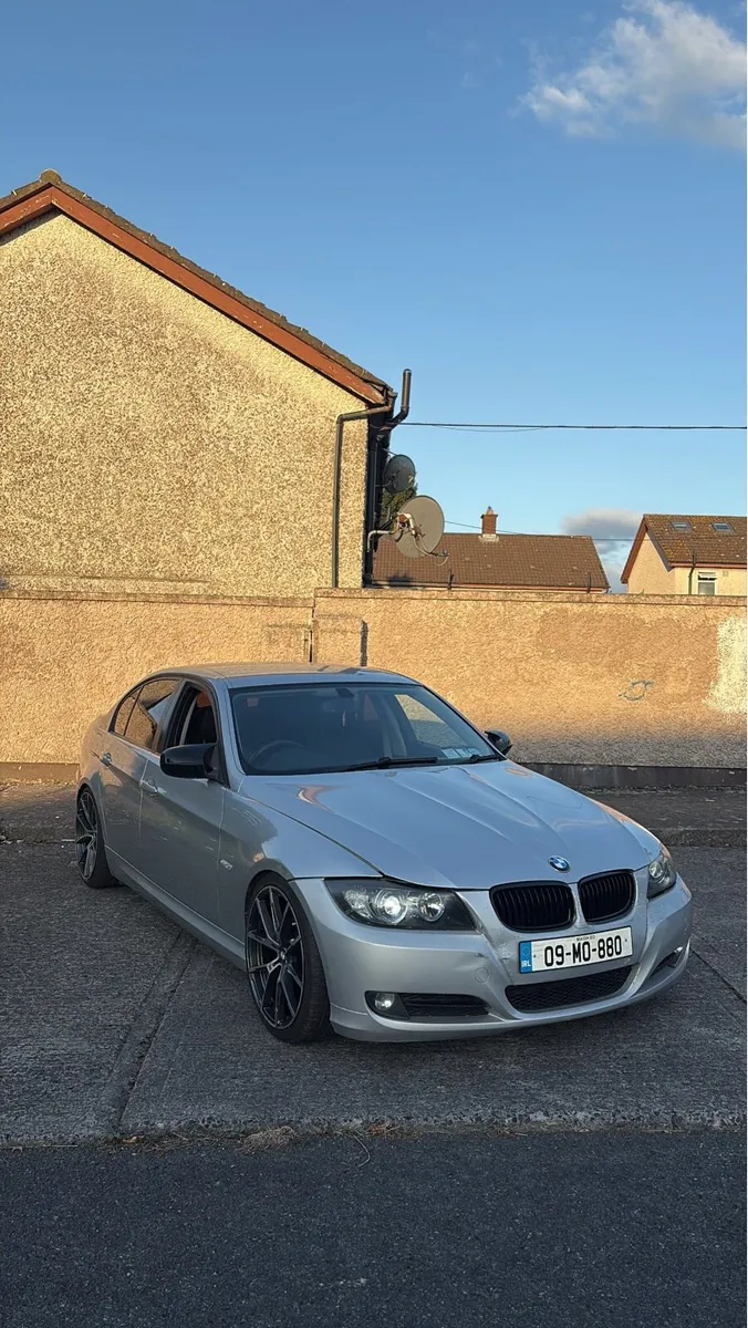 BMW 318D - Image 1
