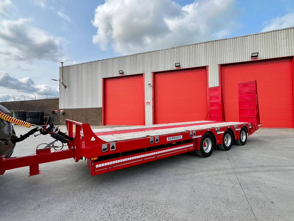 2022 Redrock 33T Tri Axle Lowloader - Image 1