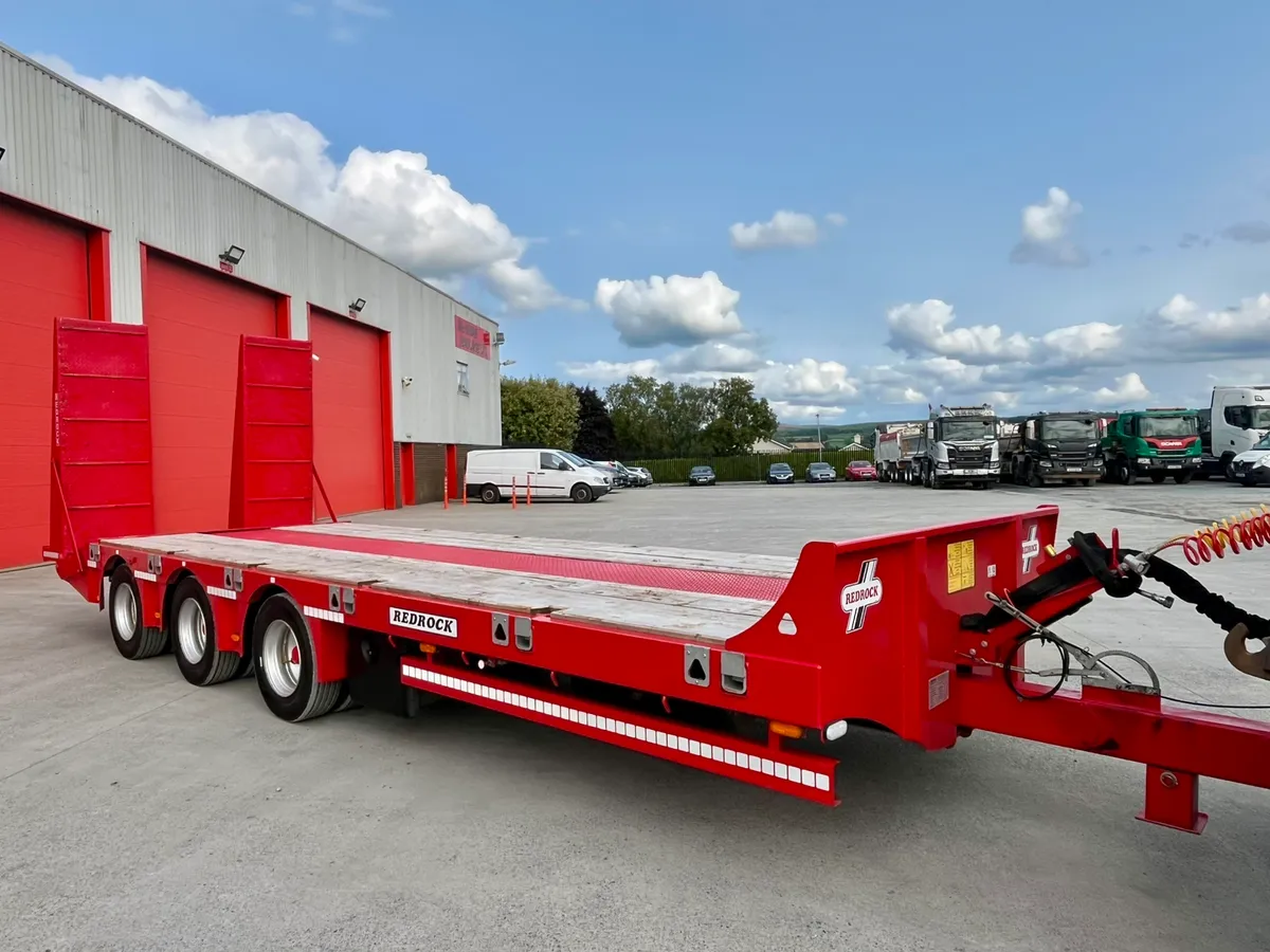 2022 Redrock 33T Tri Axle Lowloader - Image 2