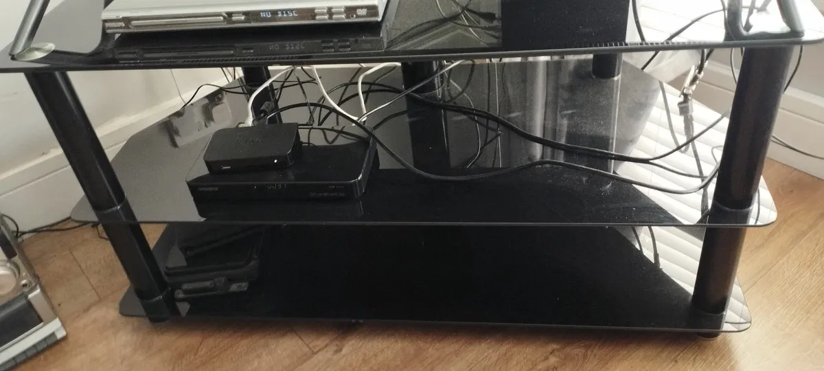 Television unit (glass)