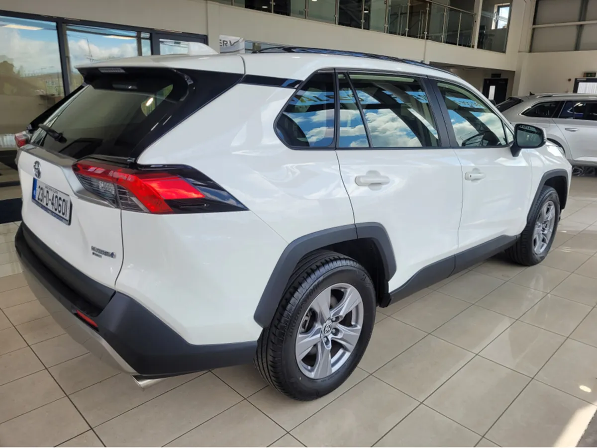 Toyota RAV4 RAV4 HYBRID LUNA 4DR AUTO - Image 3