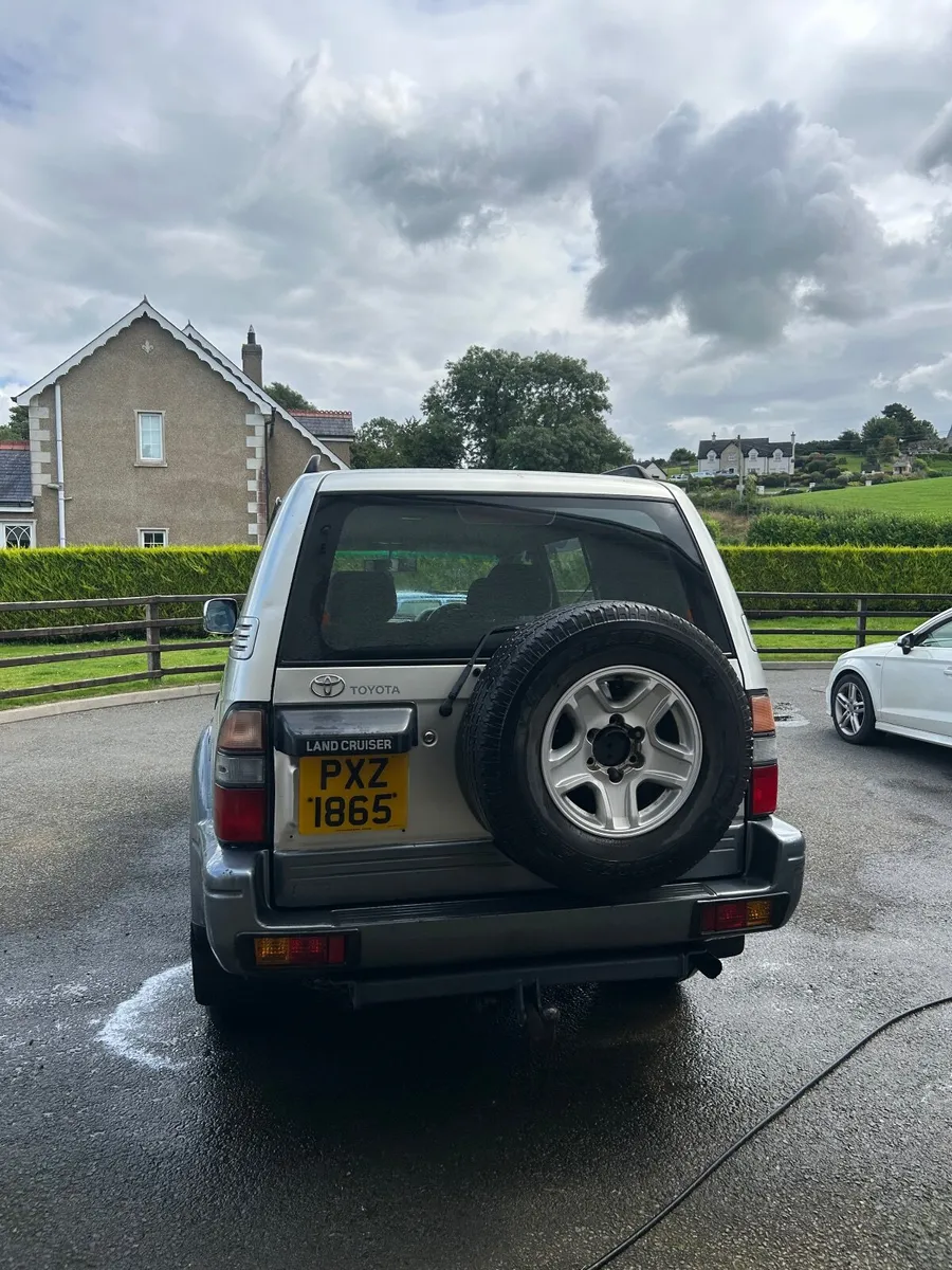 Toyota landcruiser - Image 4