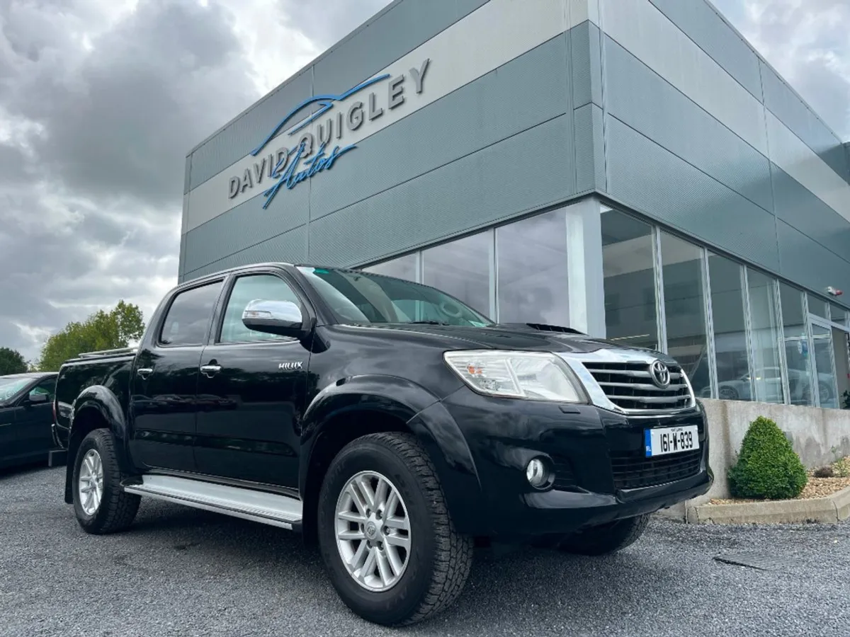 Toyota HiLux 3.0 SR5 D/cab 4dr quality Assured Us - Image 1
