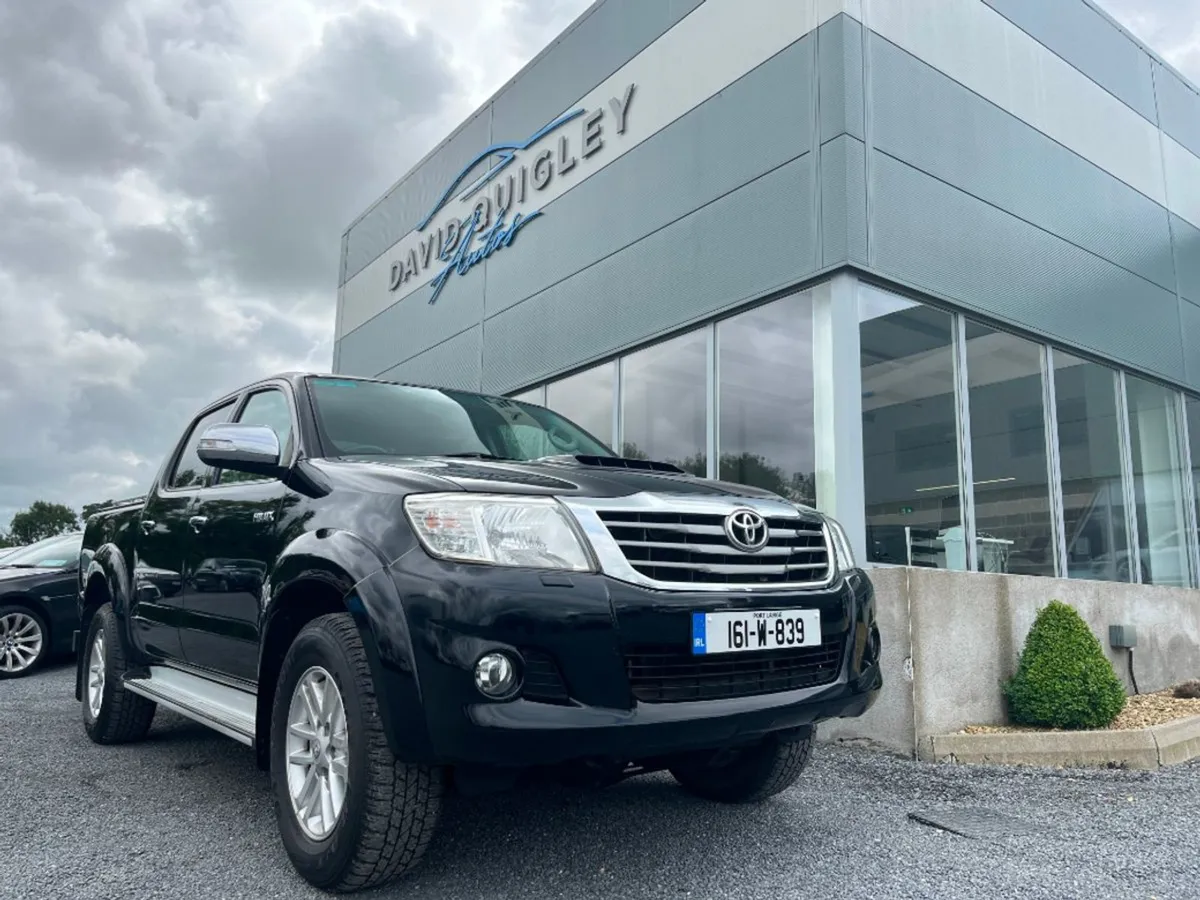 Toyota HiLux 3.0 SR5 D/cab 4dr quality Assured Us - Image 2