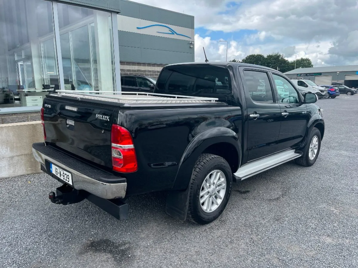 Toyota HiLux 3.0 SR5 D/cab 4dr quality Assured Us - Image 3