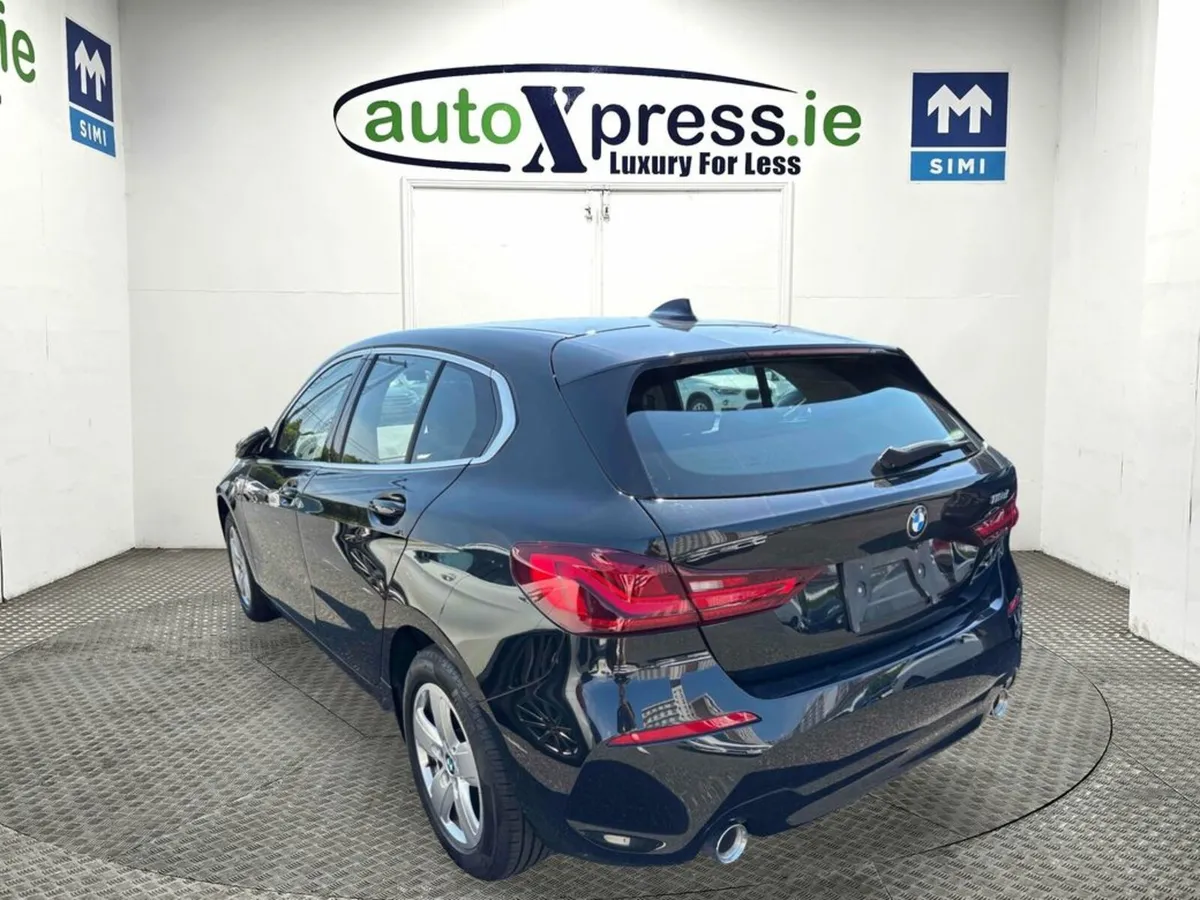 BMW 1-Series 118D PLAY Automatic - Image 3