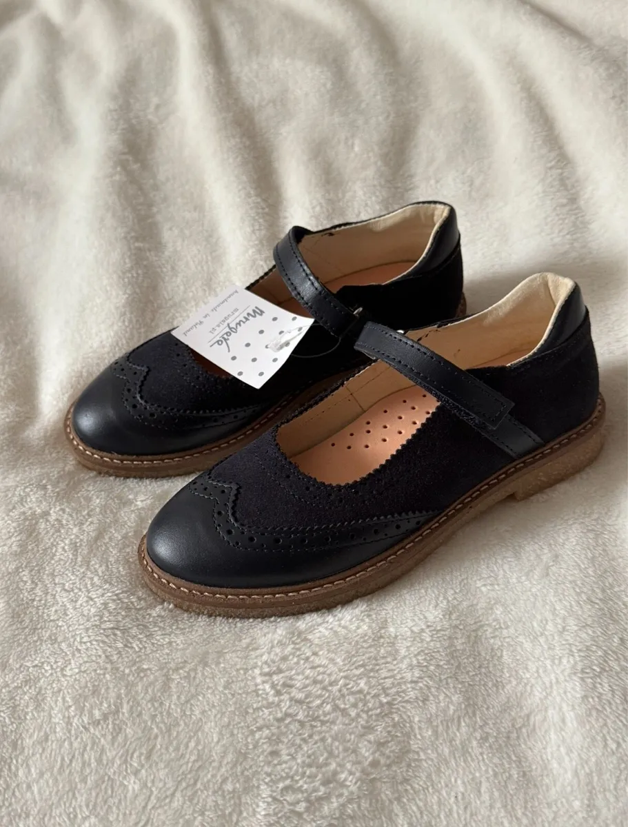 Mrugala girl shoes size 31 - Image 1