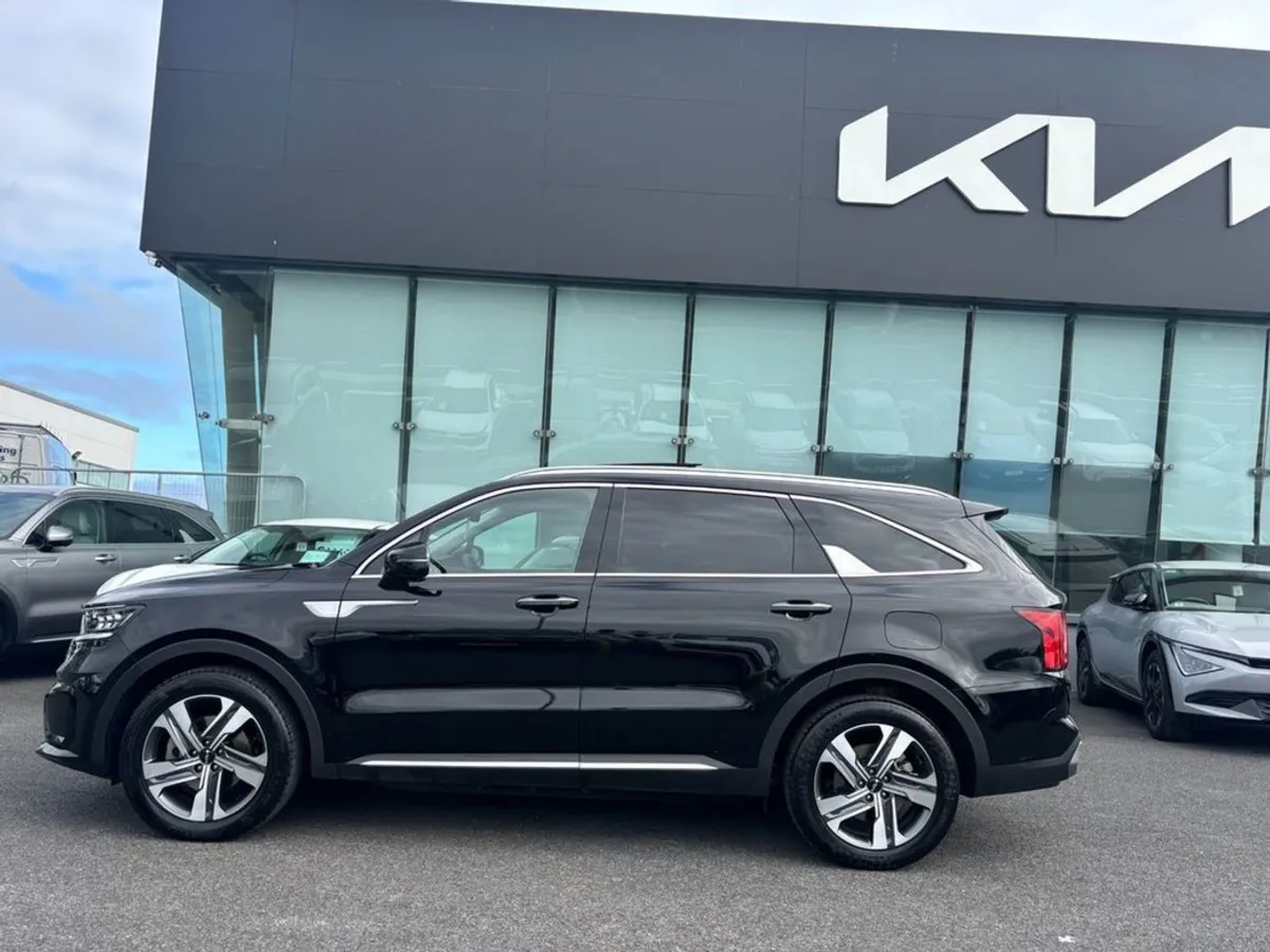 Kia Sorento 1.6 K4 Plug in Hybrid 7 Seats - Image 4
