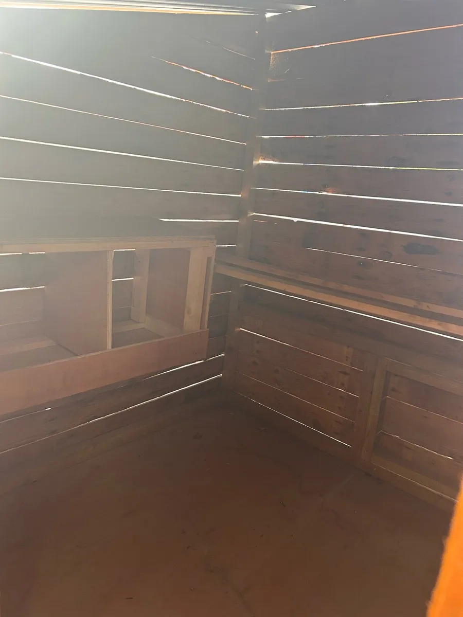 Hen house - Image 2