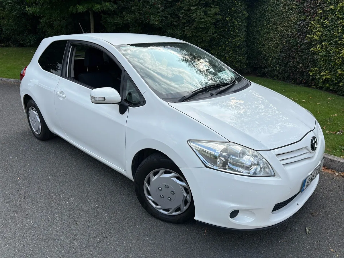 2012 Auris Van New DOE - Image 1