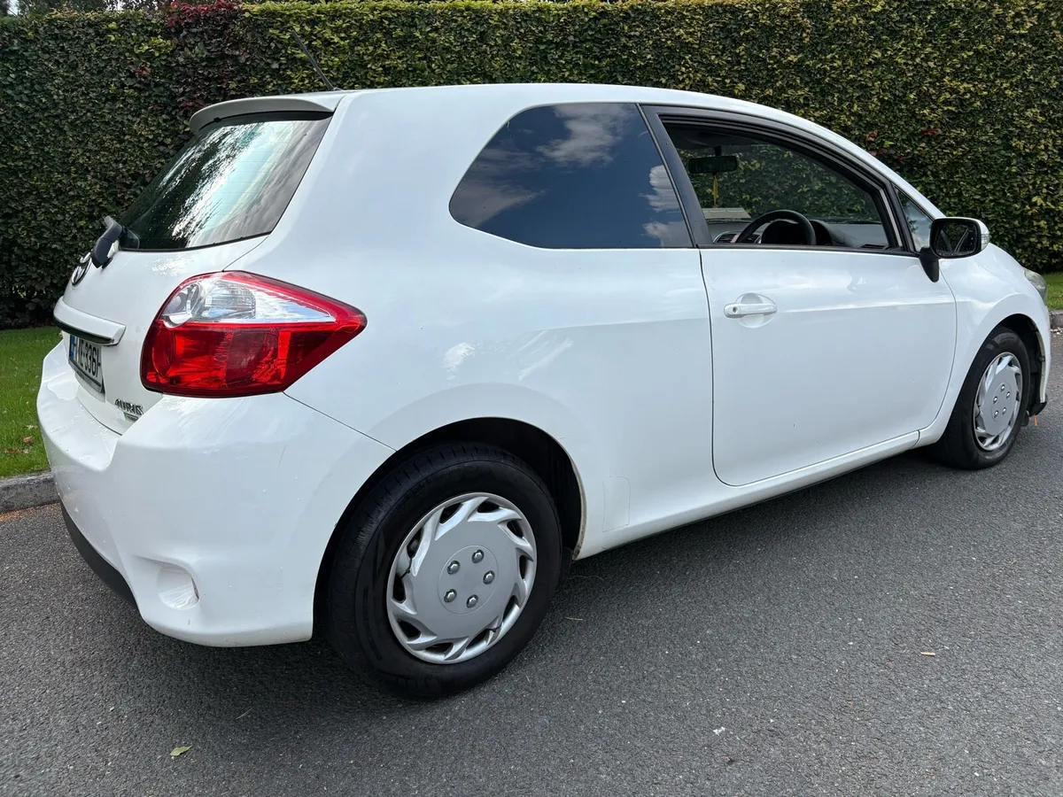 2012 Auris Van New DOE - Image 2