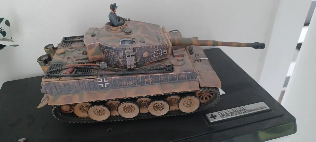 1/72 Scale Force of Valor T-34 tank and Tiger Tank - Image 1