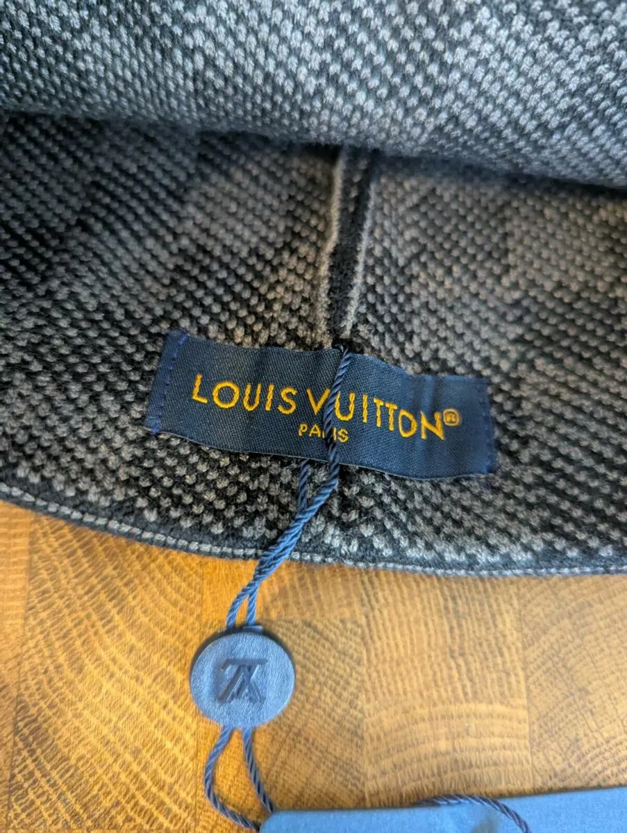Louis Vuitton beanies - Image 4