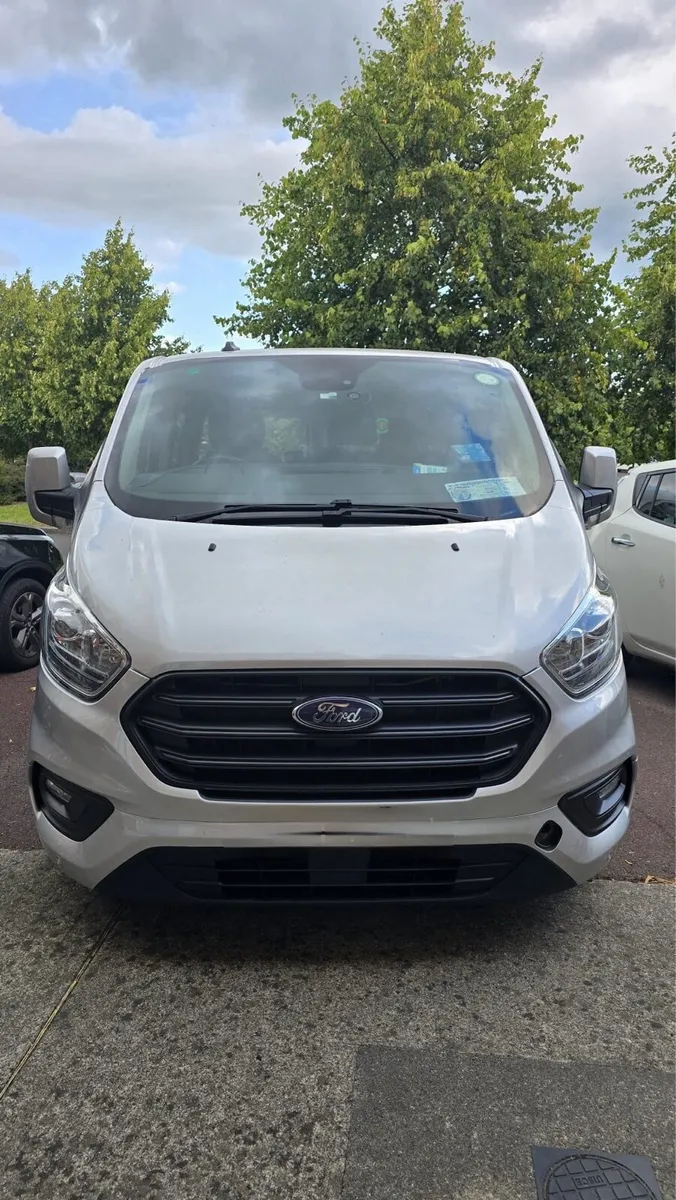 Ford Transit Custom Custom 9 Seats Passanger - Image 1
