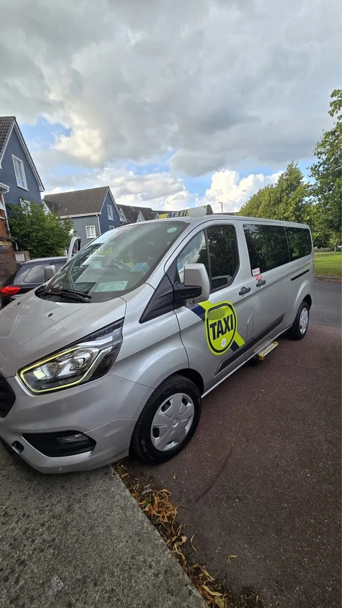 Ford Transit Custom Custom 9 Seats Passanger - Image 3