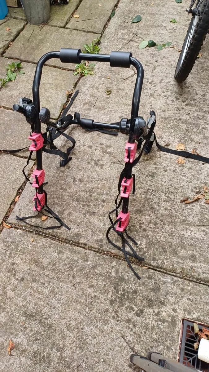 Bike Rack 3 Bikes great condition