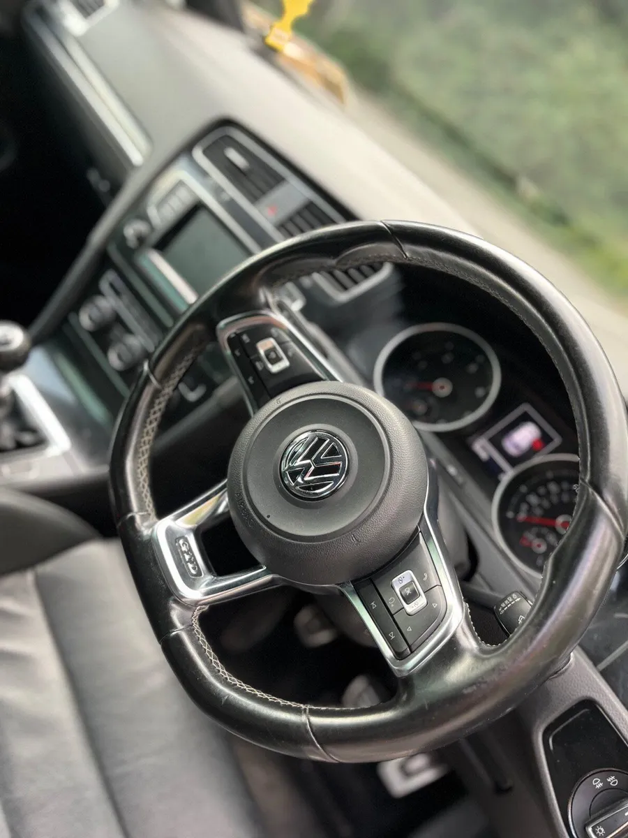 Volkswagen Golf 2014 - Image 2