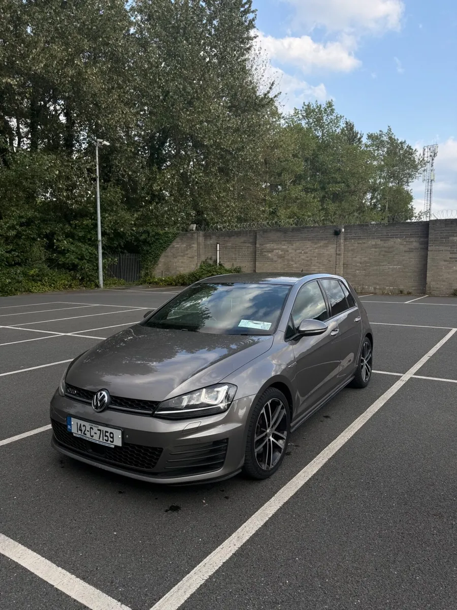 Volkswagen Golf 2014 - Image 1