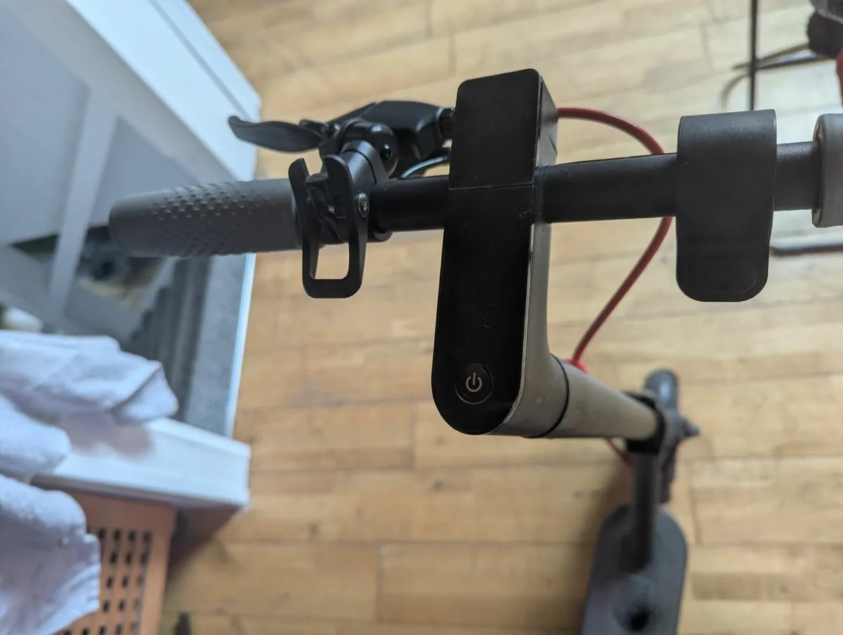 Aovo Pro E- Scooter - Image 2