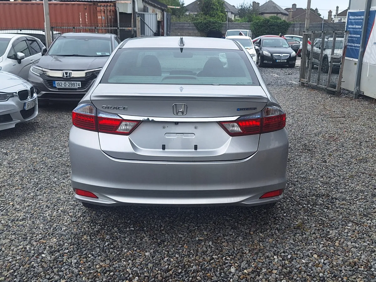 2017 Honda Grace 1.5L Hybrid|Automatic|LOW MILEAGE - Image 3