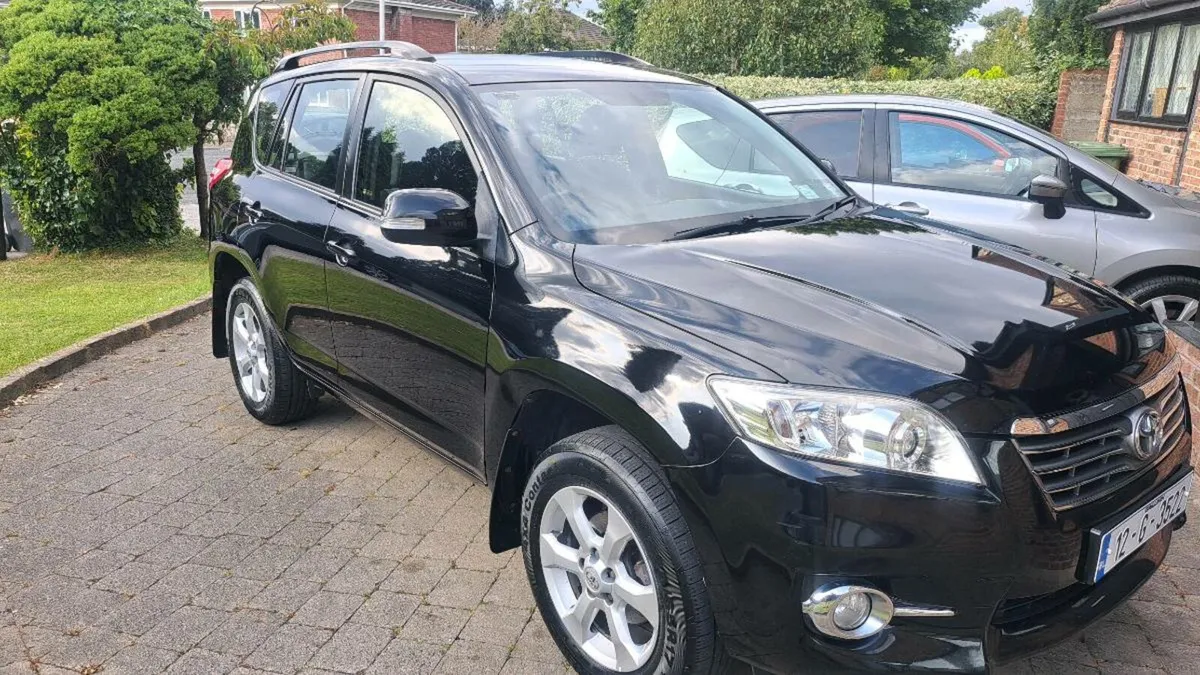 TOYOTA RAV 4 2.2D 2012 5DR BLACK VERY CLEAN CAR - Image 1