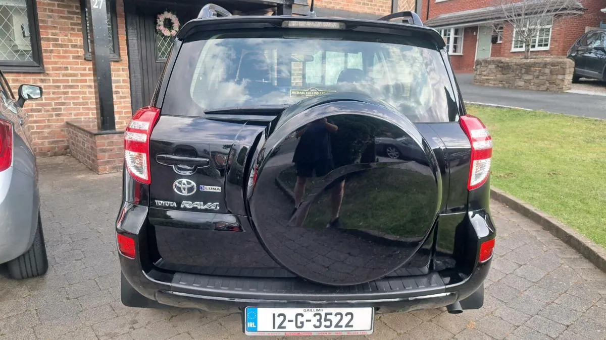 TOYOTA RAV 4 2.2D 2012 5DR BLACK VERY CLEAN CAR - Image 2